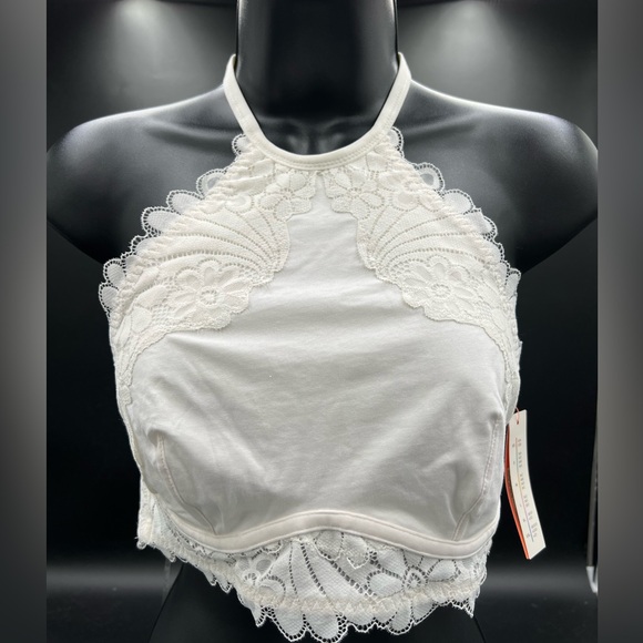 Colsie white halter size M (34C,36B, 34D,36C). Adj straps NWT retails for $15. - Picture 1 of 10
